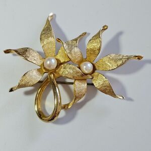 HTI Vintage Gold Tone Faux Pearl Two Flowers Brooch
